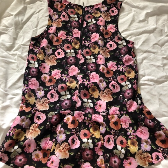 Floral tank top - Picture 2 of 3